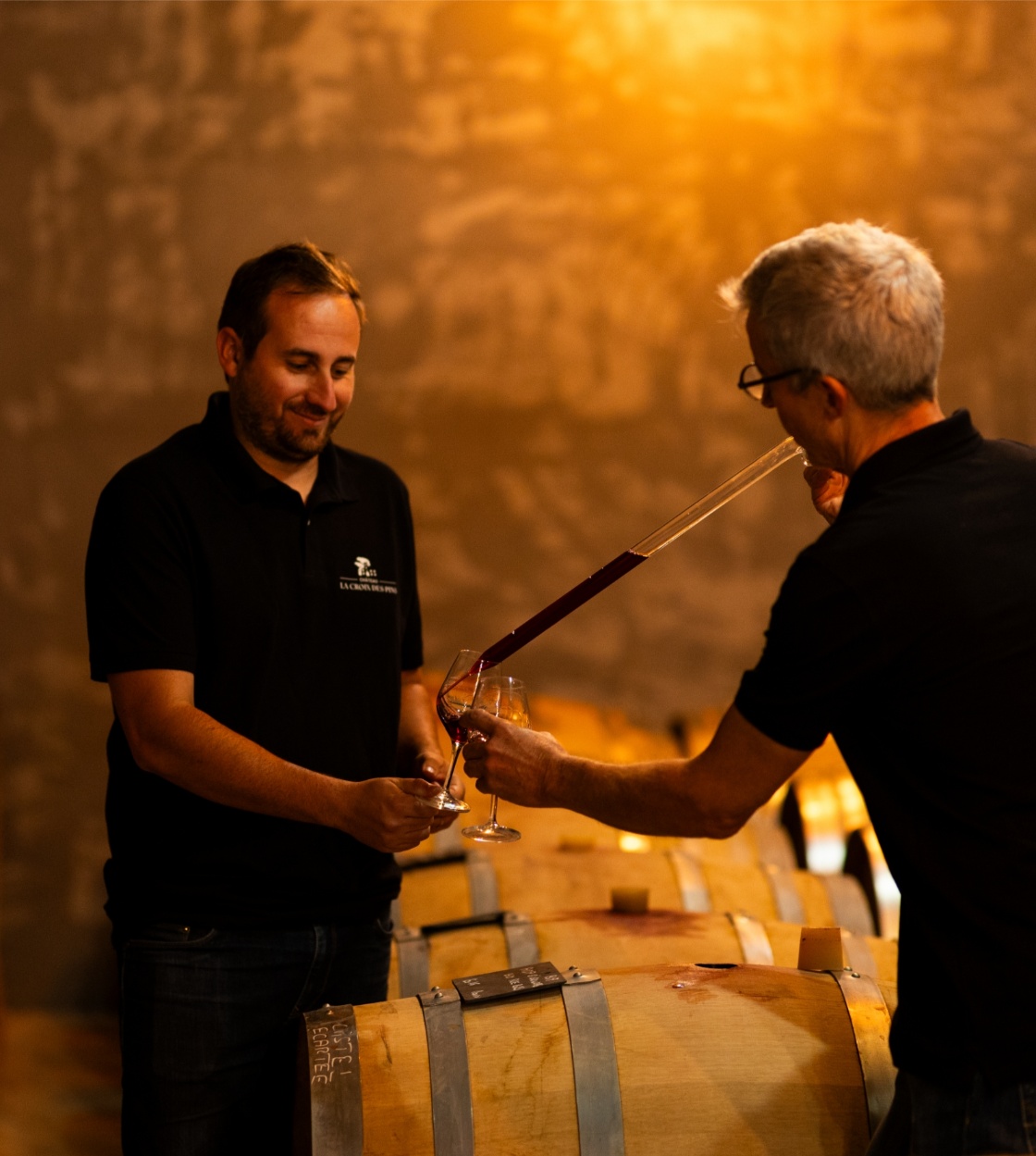 Château La Croix des Pins. Famille PetitJean, Terroirs d’exception en Vallée du Rhône et en Champagne.