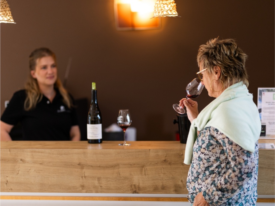 Château La Croix des Pins. Famille PetitJean, Terroirs d’exception en Vallée du Rhône et en Champagne.